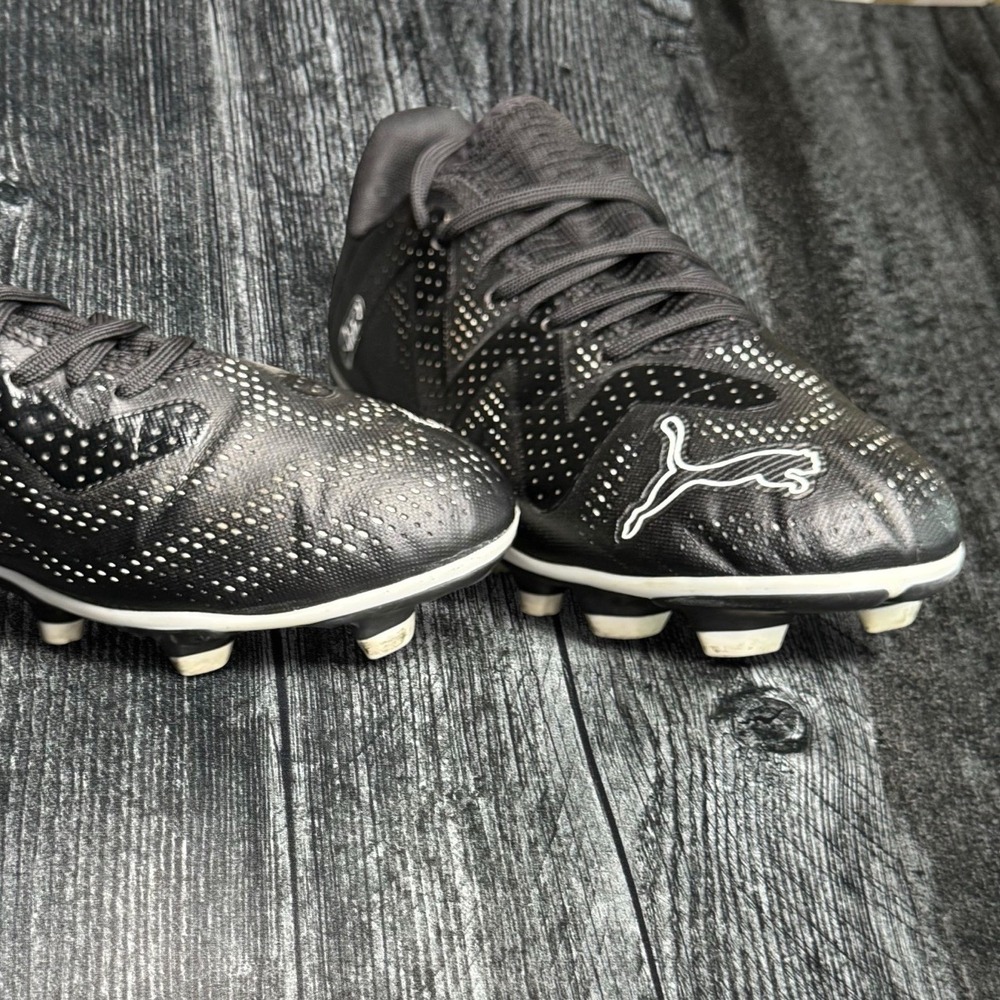 Puma Future Play FG/AG Soccer Cleats Men's US 7.5 Black White 107187-02